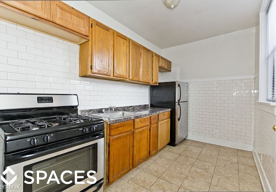 1st image of 1739 W Devon Ave APT 3E