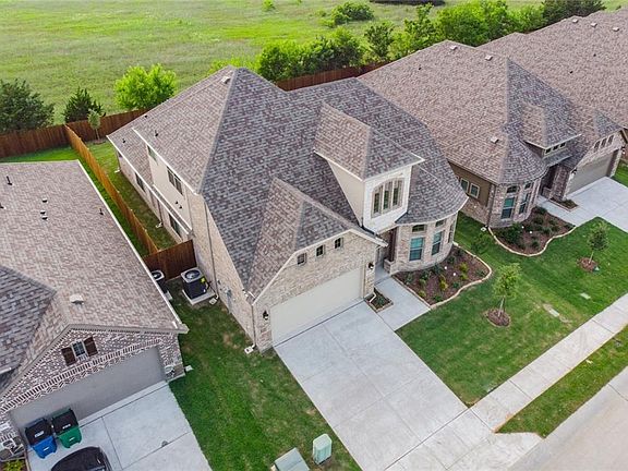 3rd image of 1608 De Berry Ln