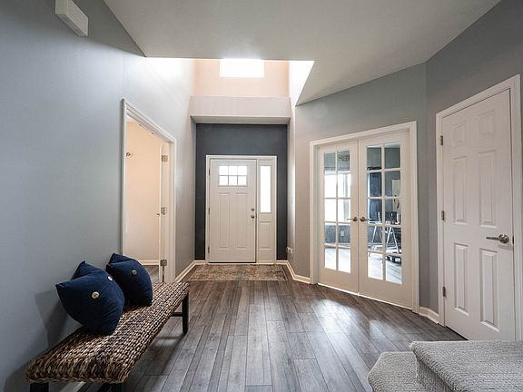 3rd image of 1011 Lichfield Ln