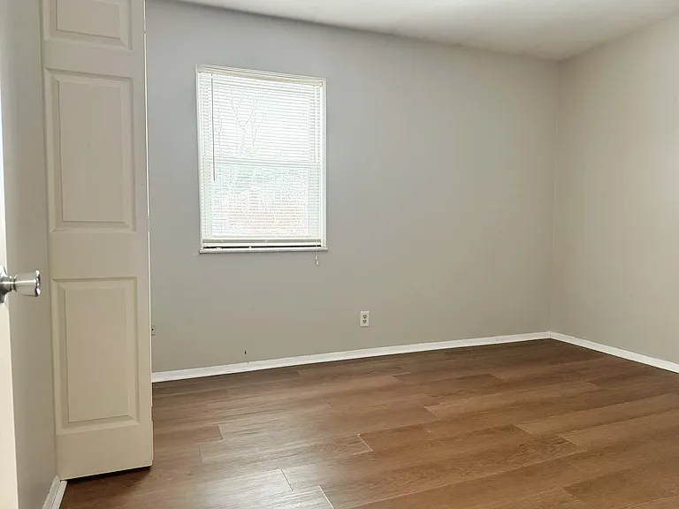 700 Village Ln #4 — Photo 13