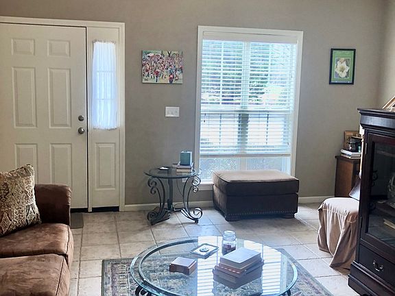5th image of 2109 Harris Dr Unit 12
