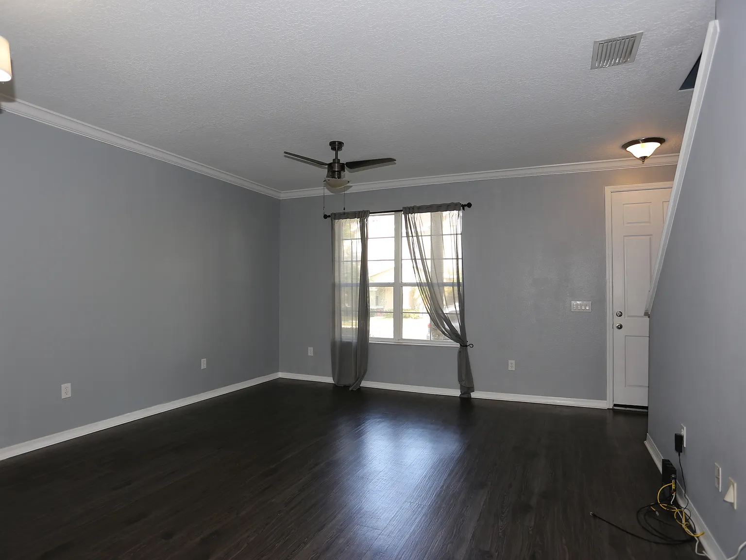 2 bed, 2.5 bath, 1367 sqft, $2,150 — Photo 4