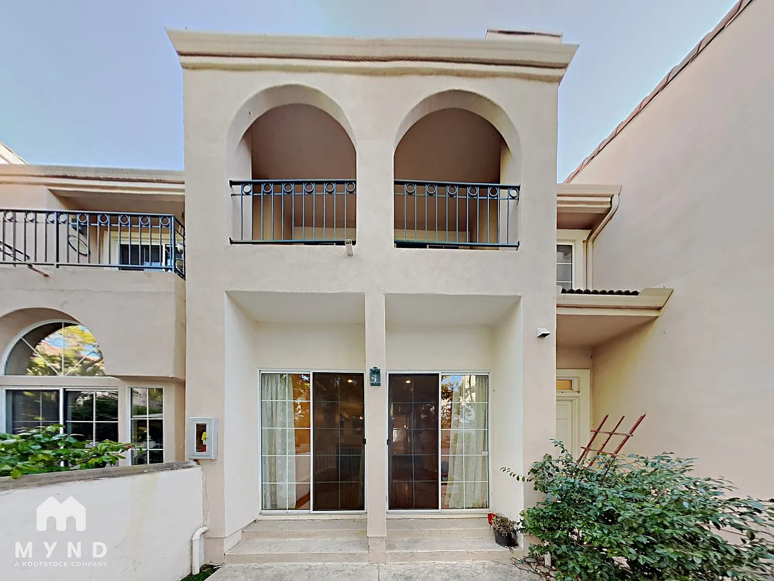 2 bed, 2.5 bath, 1997 sqft, $6,100 — Photo 1