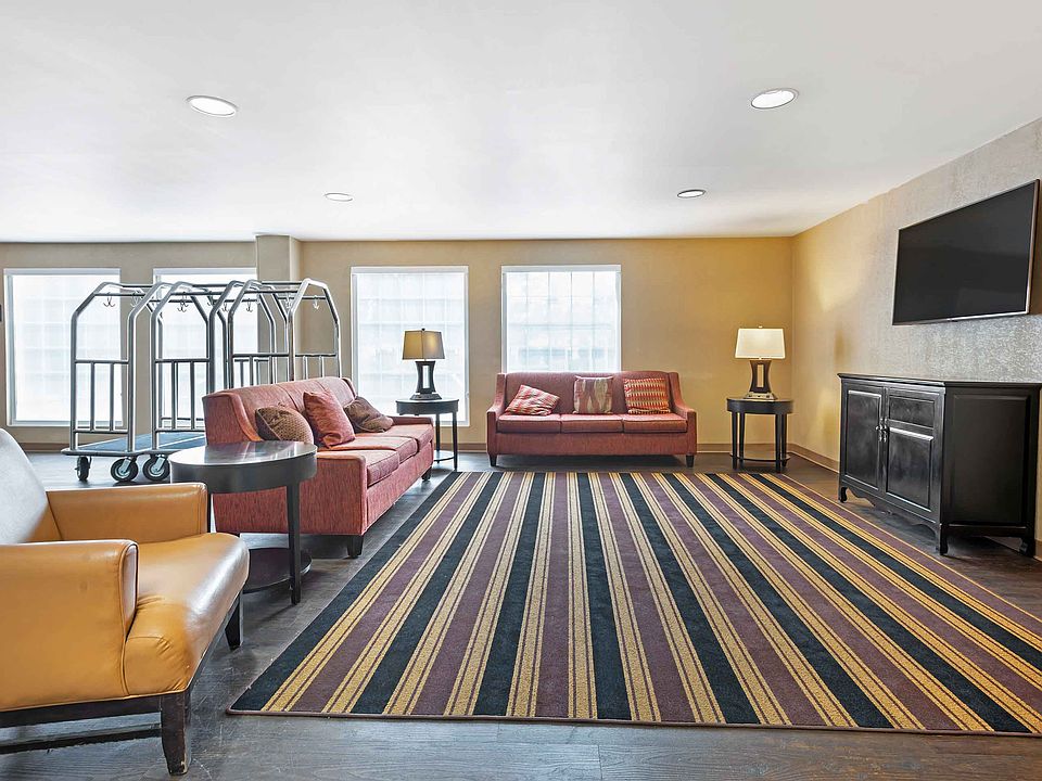 Lobby and Guest Check-in