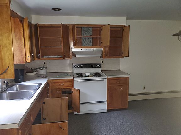 3rd image of 1012 Northumberland St