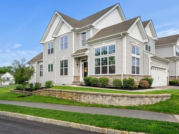 38 Phoebe St #102, Methuen, MA 01844