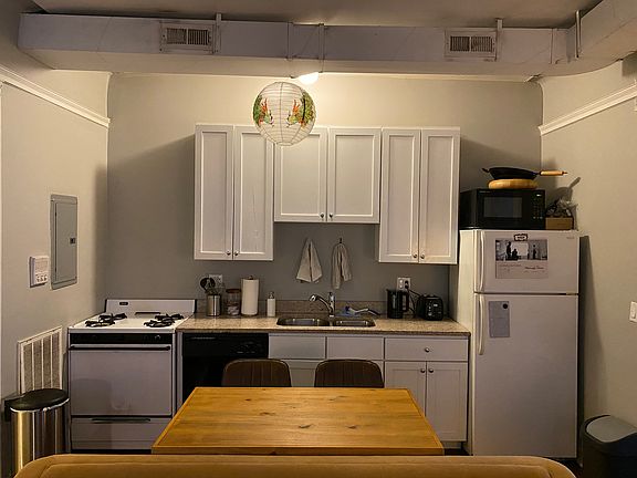 4th image of 3759 N Wilton Ave #1R