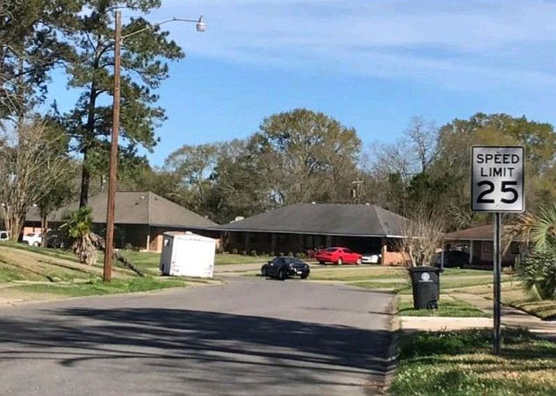 2nd image of 6833 Vineyard Dr