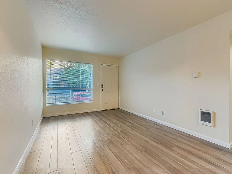 130 NE 17th Ave #16 — Photo 4