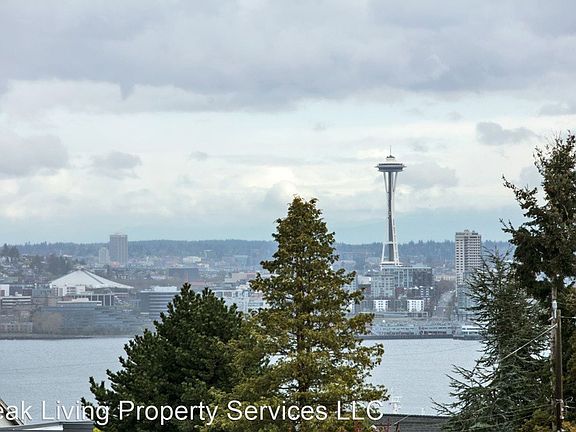 4th image of 1520 California Ave SW #305