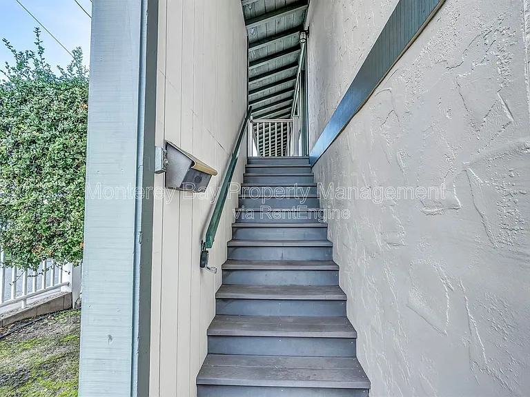 215 2nd St #B — Photo 20