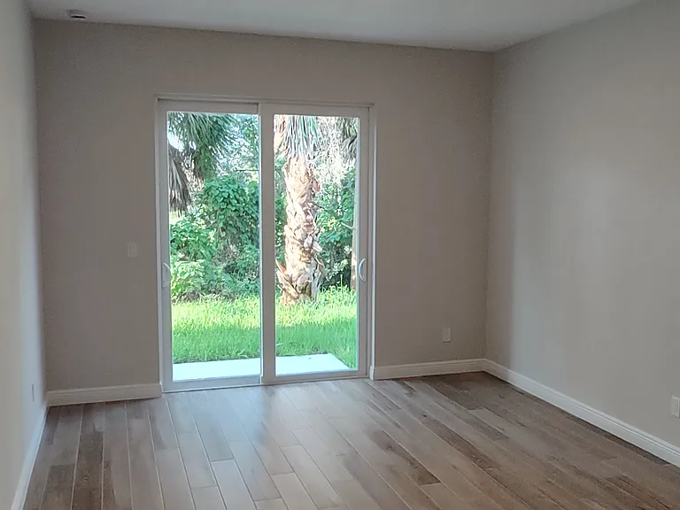 991 Waters Edge Dr — Photo 12