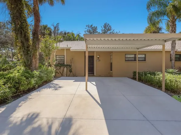 5041 Village Gardens Dr #20, Sarasota, FL 34234