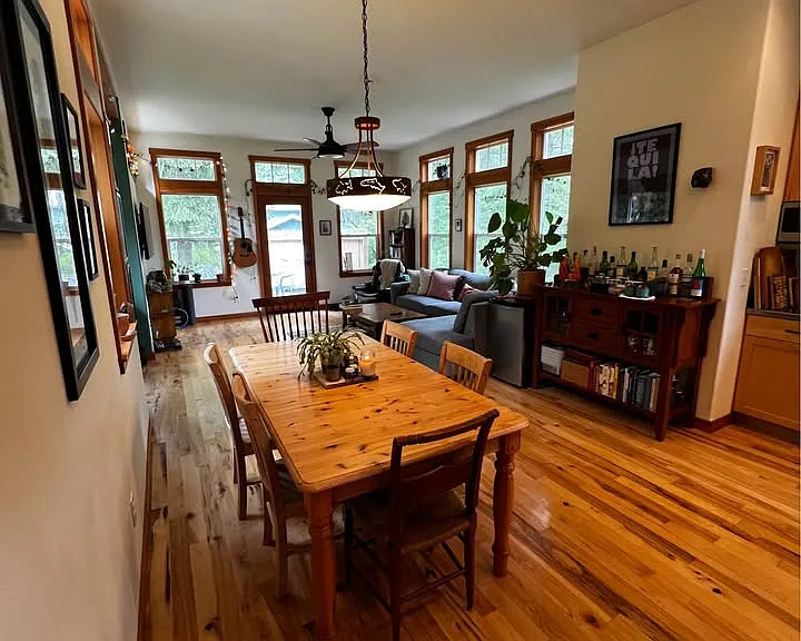 857 Democrat St — Photo 8