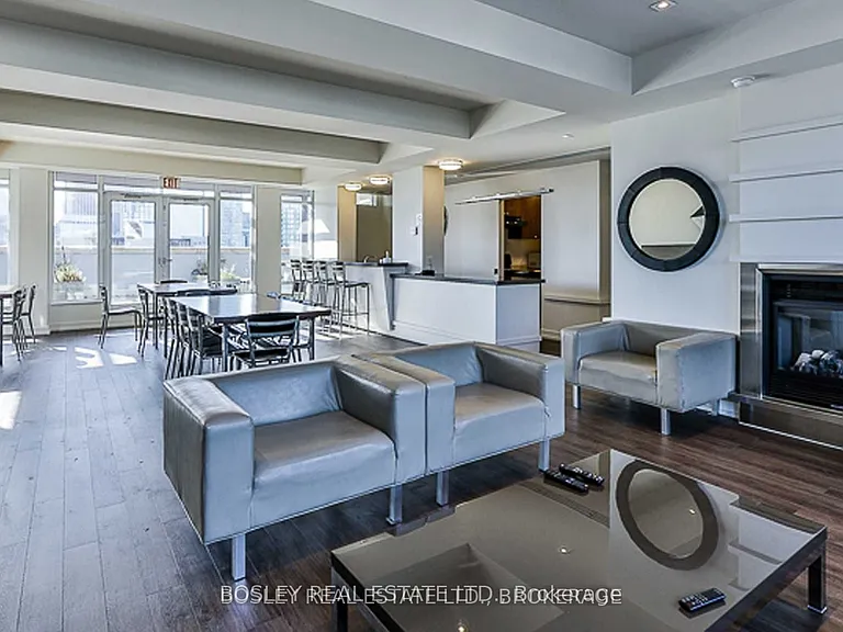 230 King St E #1201 — Photo 13