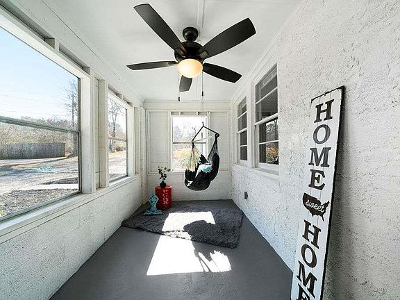 4th image of 20 Meadows Dr SE