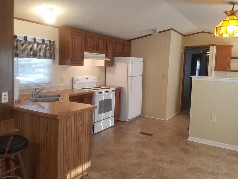 Nice kitchen with dining area.