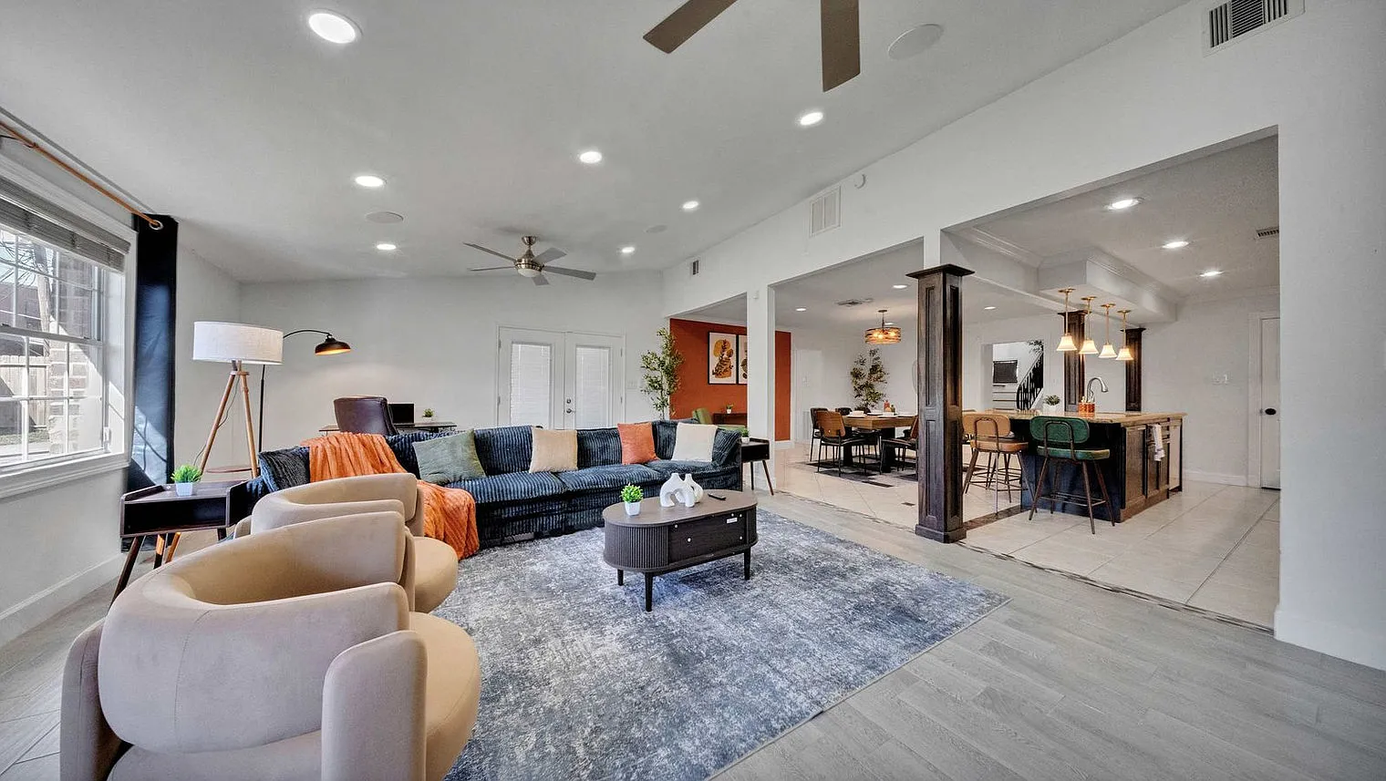 6 bed, 3.0 bath, 2798 sqft, $6,304 — Photo 2