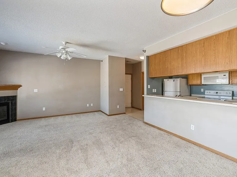 1320 SE Florence Dr #16 — Photo 2