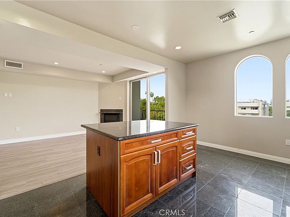 4th image of 11218 Camarillo St APT 402