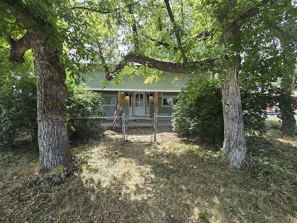 1st image of 401 Maple Ave