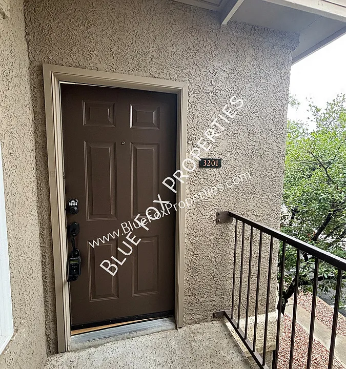 1500 E Pusch Wilderness Dr #3201
