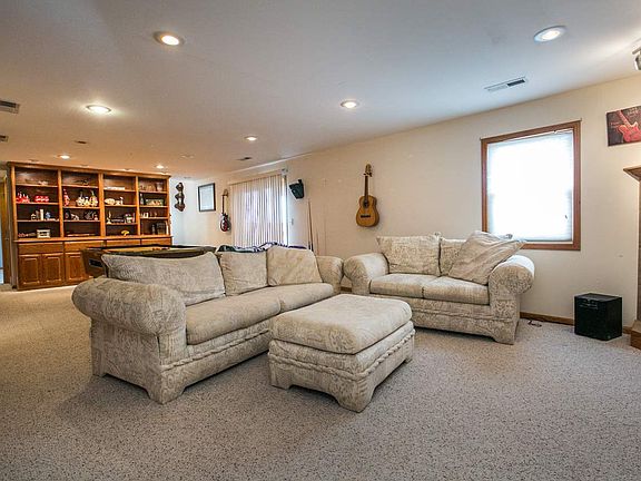 5th image of 621 Julissa Dr