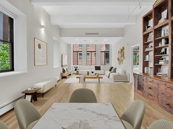 165 Perry St APT 2A, New York, NY 10014