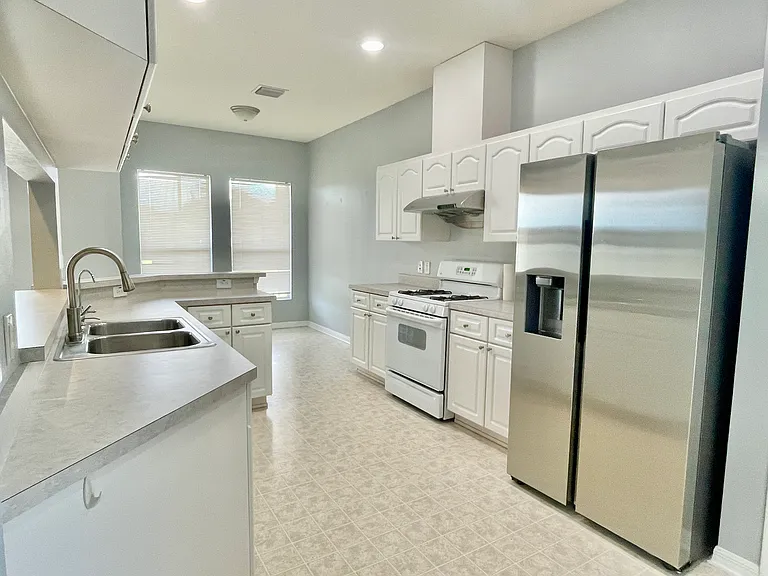 24652 Portofino Dr — Photo 3
