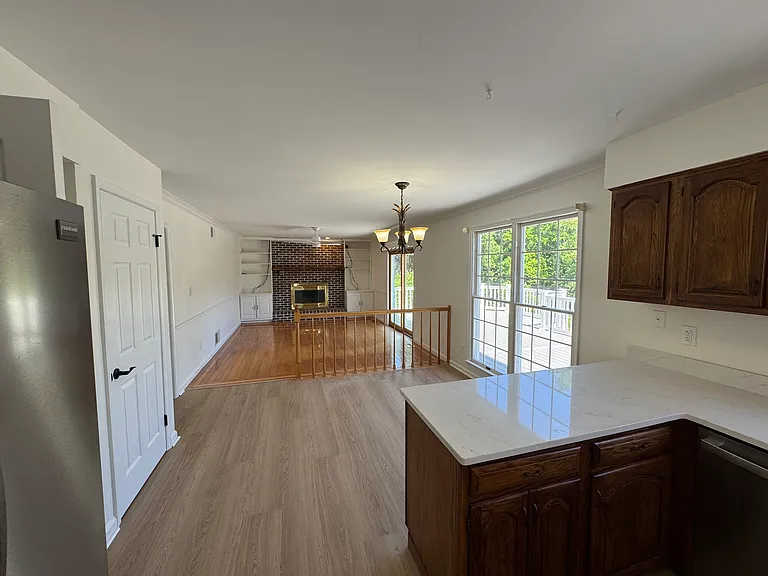 2335 Elderberry Ln — Photo 7