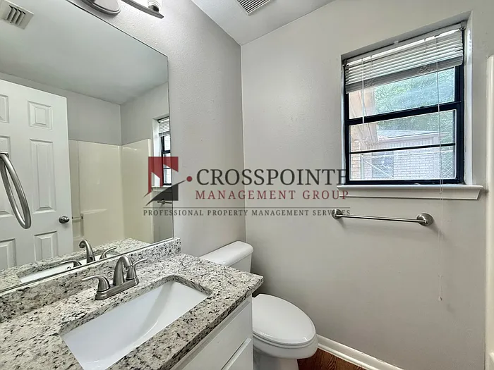 2531 Westminster Dr — Photo 18