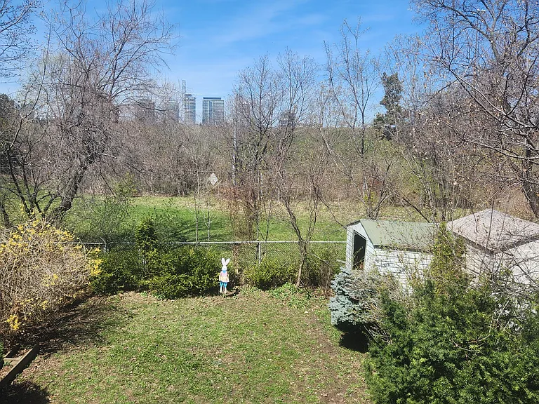 4253 Trellis Cres #UPPER — Photo 3