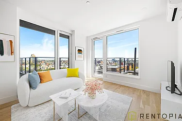 228 Berry Street, #9R