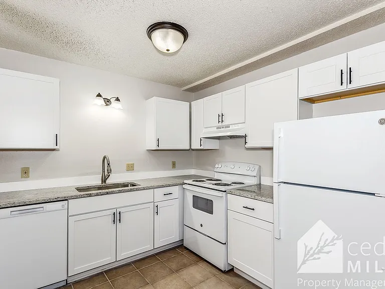 420 S Meridian — Photo 1
