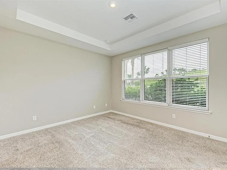 5564 Summit Gln — Photo 12
