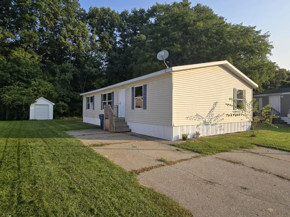 4447 Oakland Dr, Allendale, MI 49401