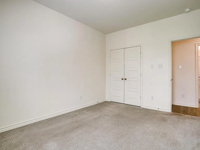 211 Athenia Dr — Photo 22