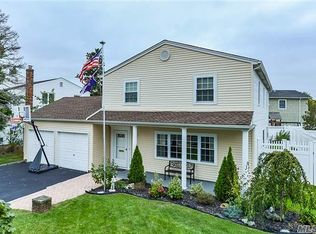 3070 Lydia Ln, Bellmore, NY 11710