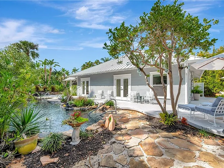 1375 Gordon Dr — Photo 32
