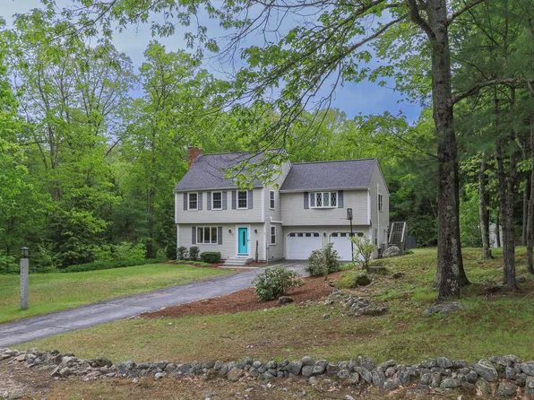 27 Grafton Drive, Bedford, NH 03110