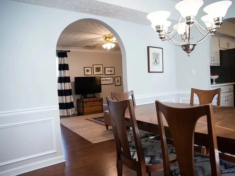 2070 Emerald Dr — Photo 9