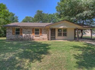 508 S 4th St, Morris, OK 74445