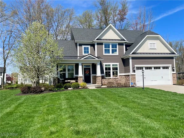 2760 Fairview Dr, Avon, OH 44011
