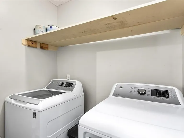 405 E Oakwood St — Photo 13