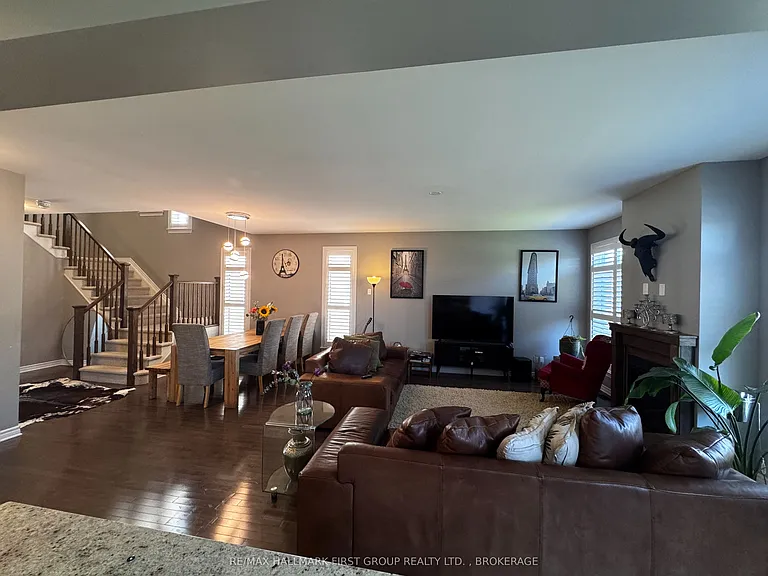 1098 Woodhaven Dr — Photo 11