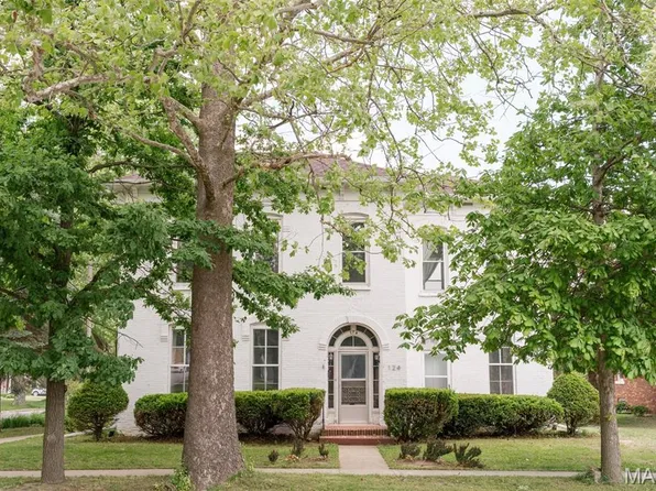 124 W Ross St, Palmyra, MO 63461