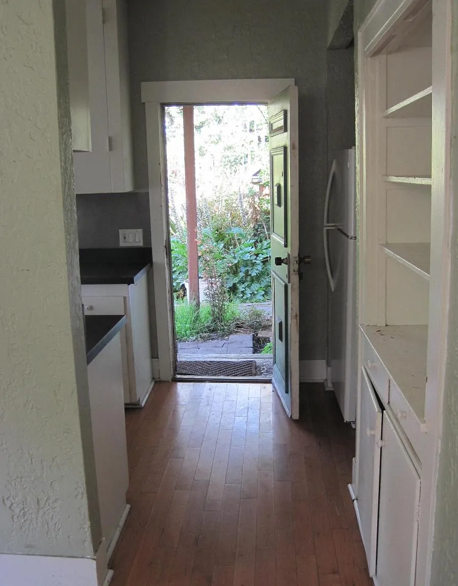 1902 10th Street — Photo 1