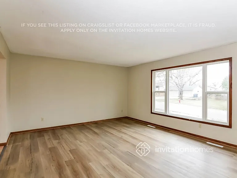 2601 E 121st St — Photo 6