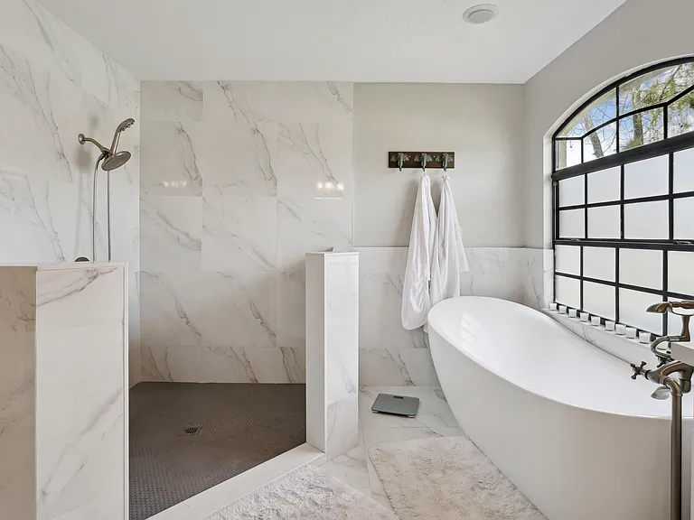 13823 Callington Dr — Photo 18