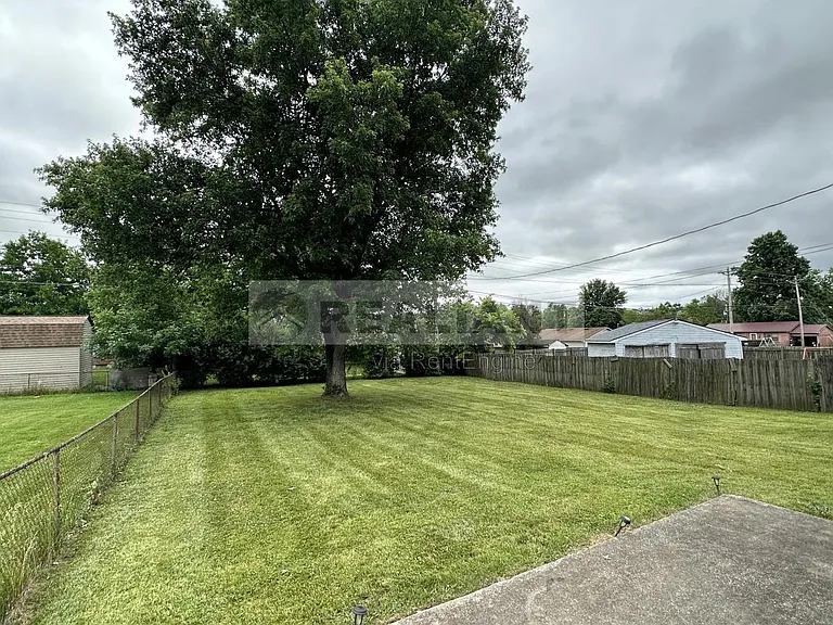 530 Foxwood Dr — Photo 16